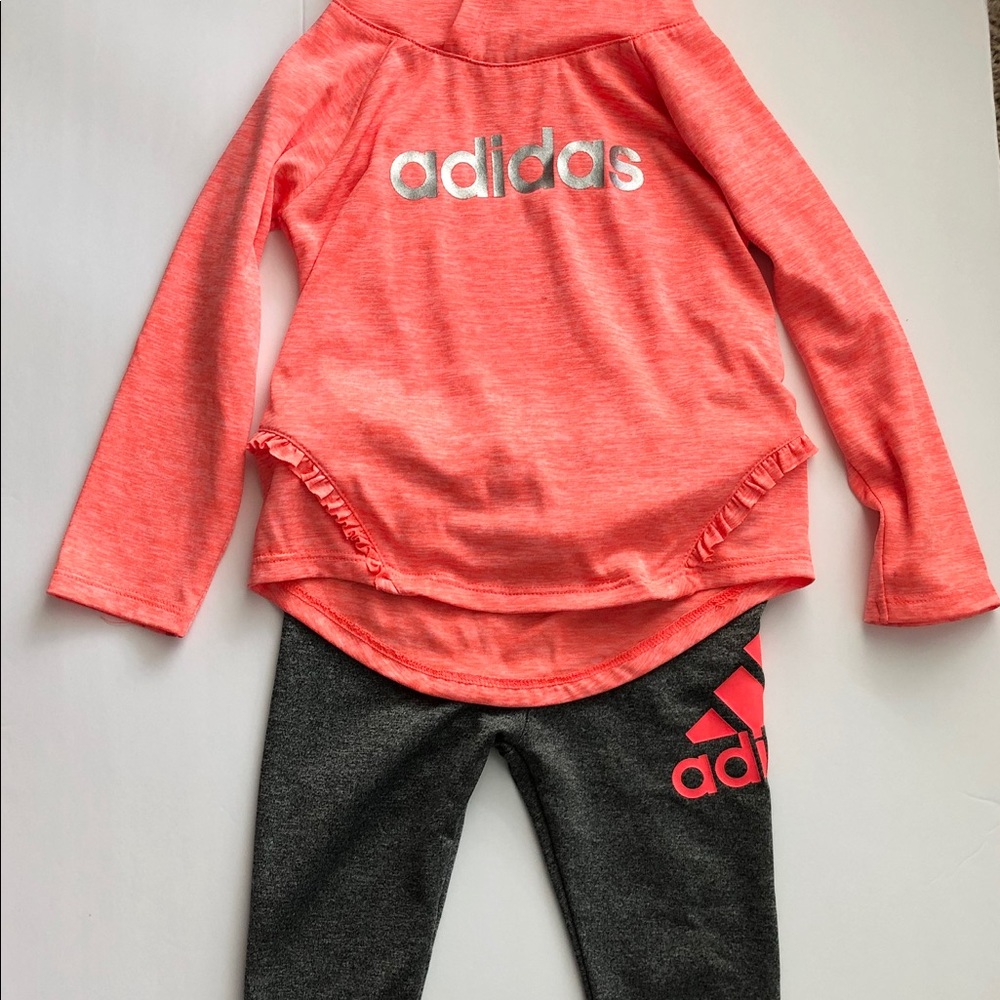 adidas toddler two-piece set. 18mos